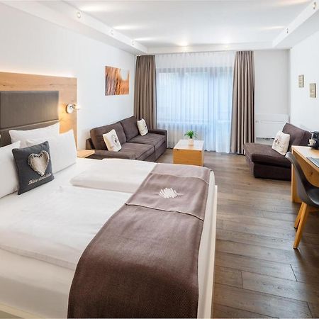 Esslingen am Neckar Neo Hotel Linde Esslingen מראה חיצוני תמונה