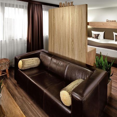 Esslingen am Neckar Neo Hotel Linde Esslingen מראה חיצוני תמונה