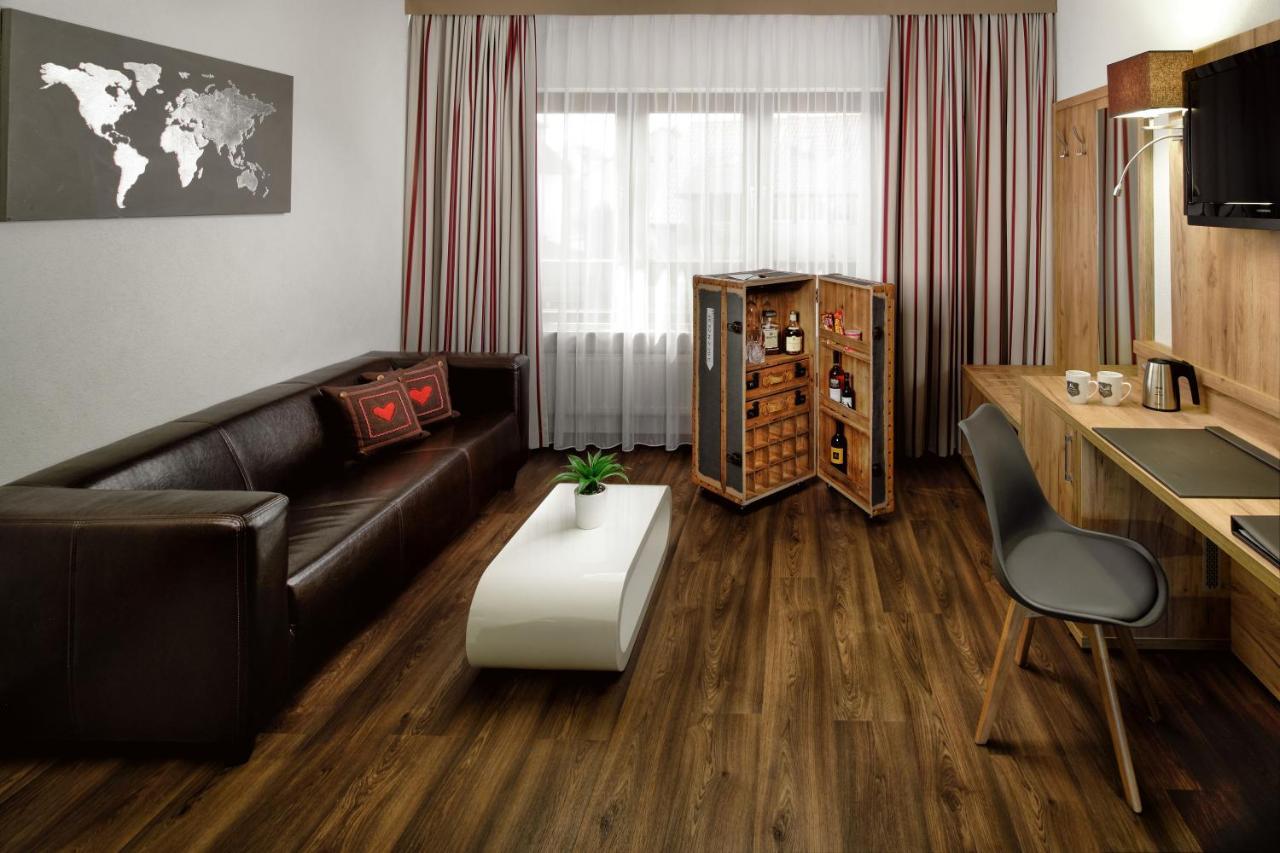 Esslingen am Neckar Neo Hotel Linde Esslingen מראה חיצוני תמונה