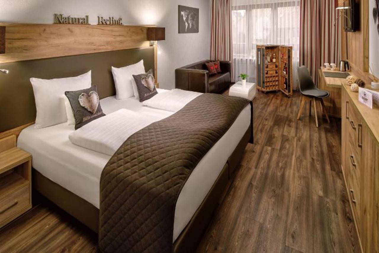 Esslingen am Neckar Neo Hotel Linde Esslingen מראה חיצוני תמונה