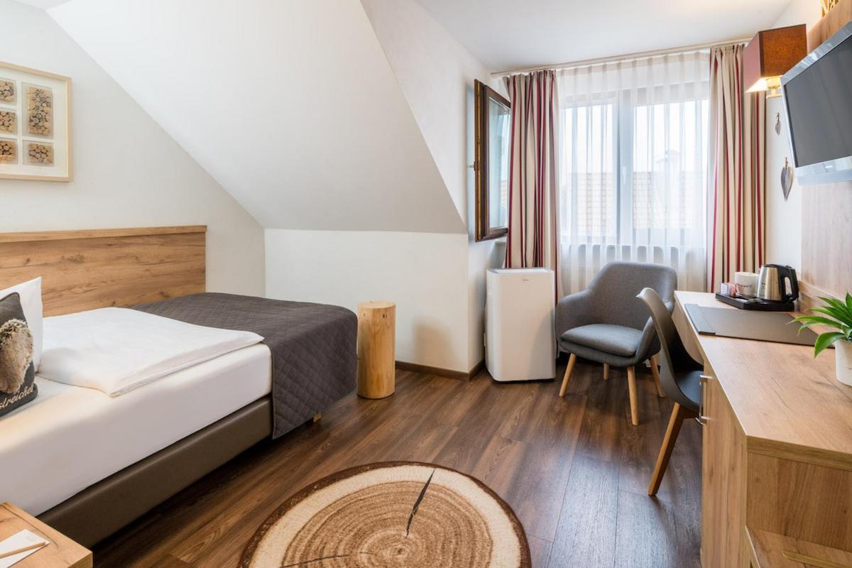Esslingen am Neckar Neo Hotel Linde Esslingen מראה חיצוני תמונה