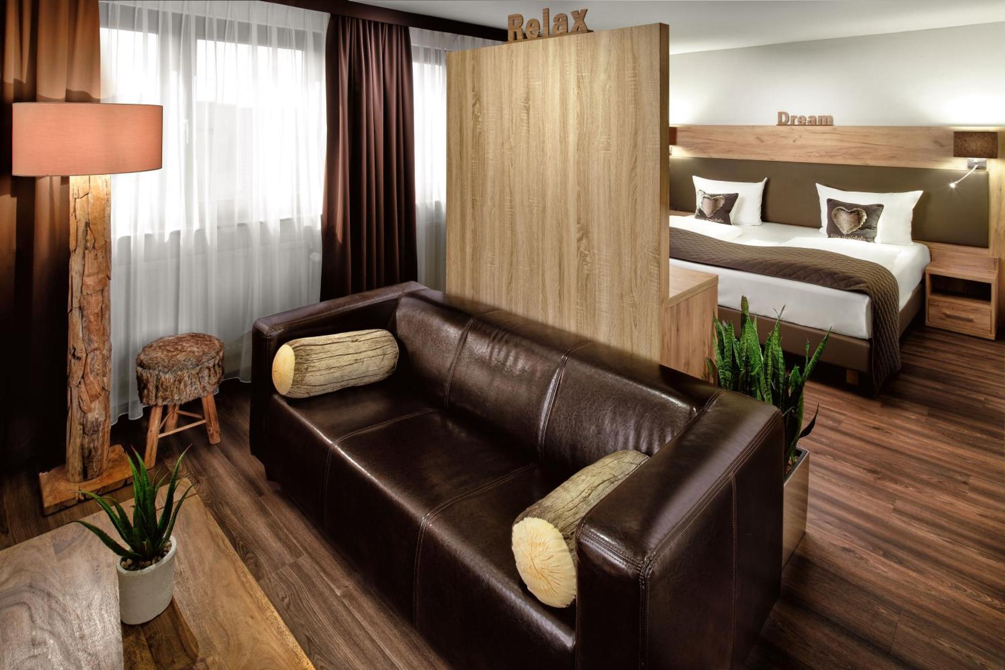Esslingen am Neckar Neo Hotel Linde Esslingen מראה חיצוני תמונה